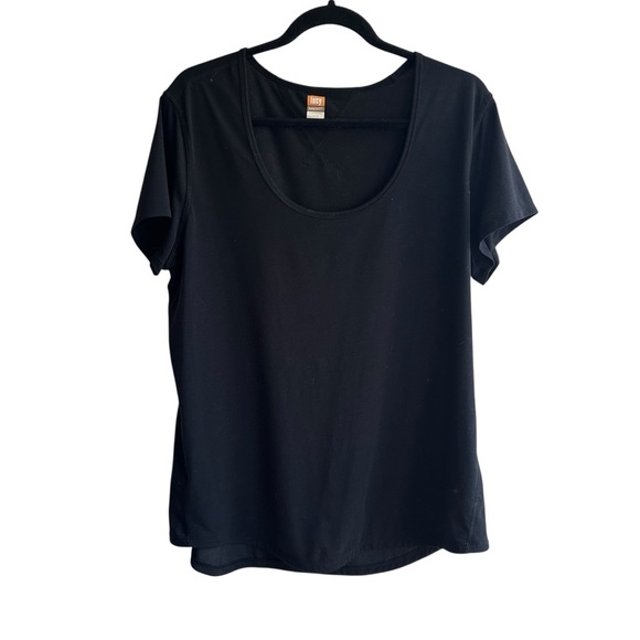Lucy Activewear Scoop Neck Short Sleeve T-Shirt - Picture 1 of 4